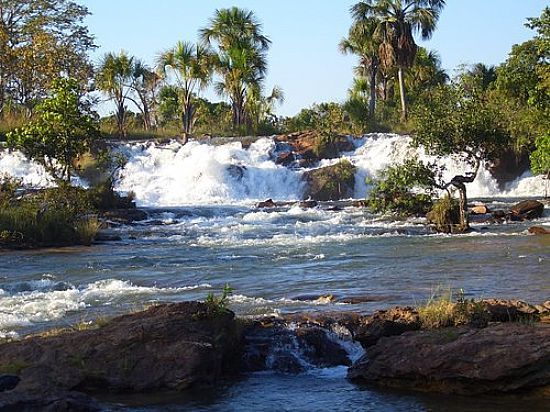 lugar abençoado por Deus , venha conhecer e desfrutar das belas cachoeiras .