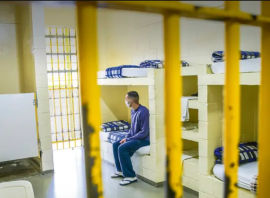 Jovem na Fundação Casa, em SP (crédito: Alexandre Battibugli/Veja SP)